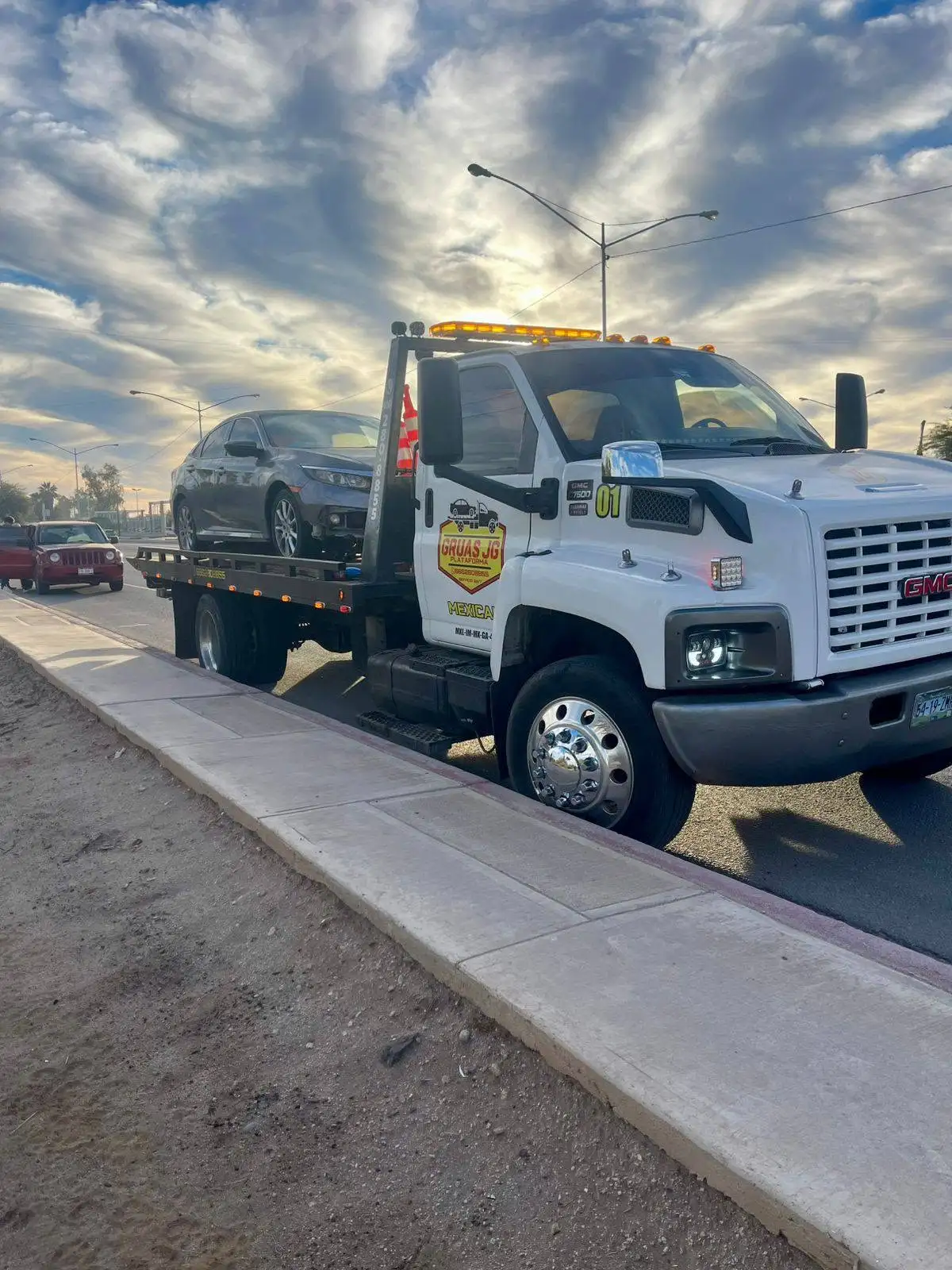 Servicios Profesionales de Grúas JG en Mexicali